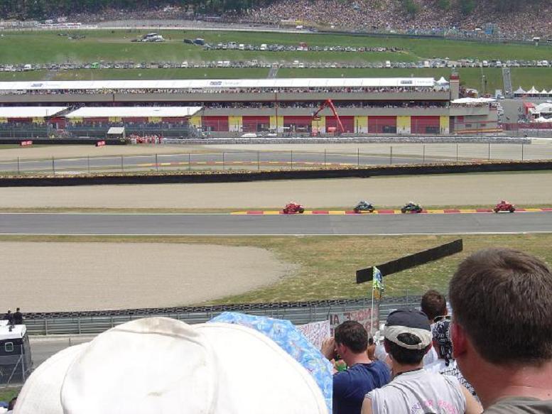 Mugello_05_start_of_MotoGP_race.JPG