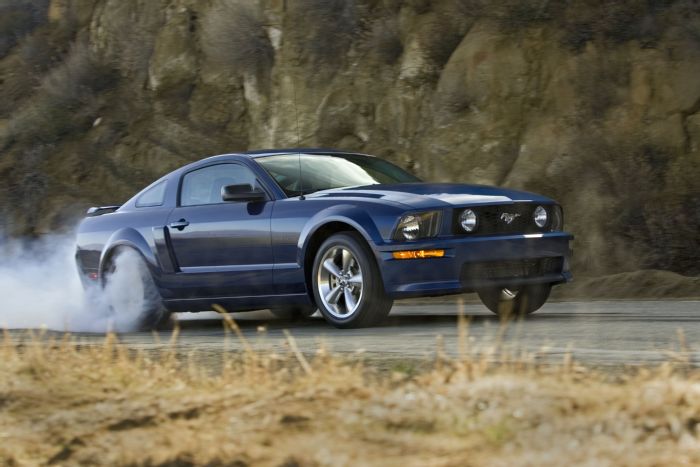 mustang-gt-cs.jpg