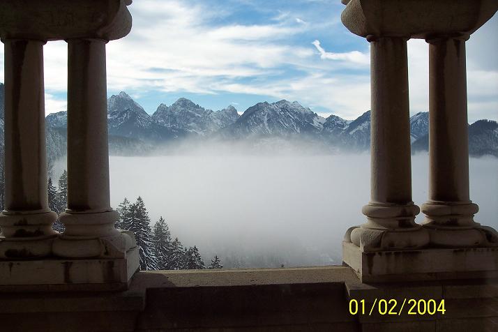 NEWCHWANSTEIN_CASTLE.jpg
