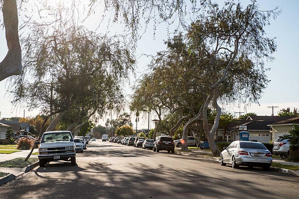 parking-suburban la-01-s.jpg