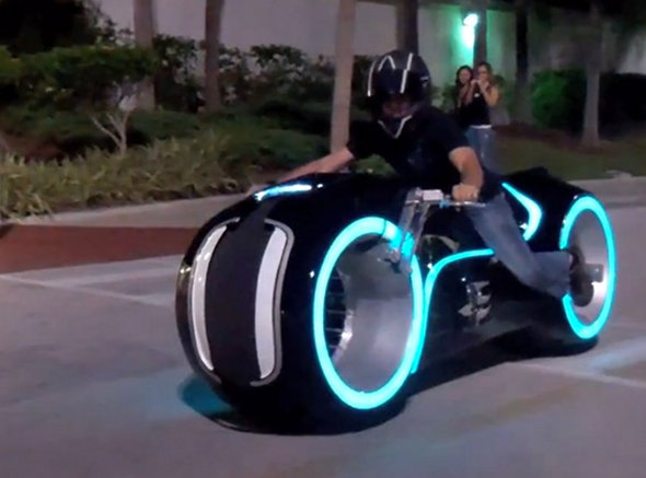 Real-Electrical-Tron-Light-Cycle-1.jpg