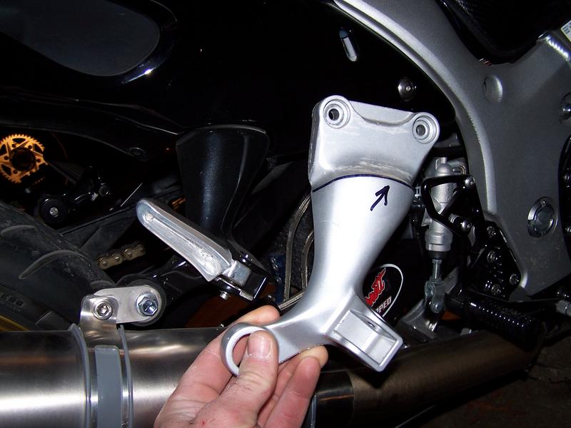 rear foot peg plug& exhaustmount 003.jpg