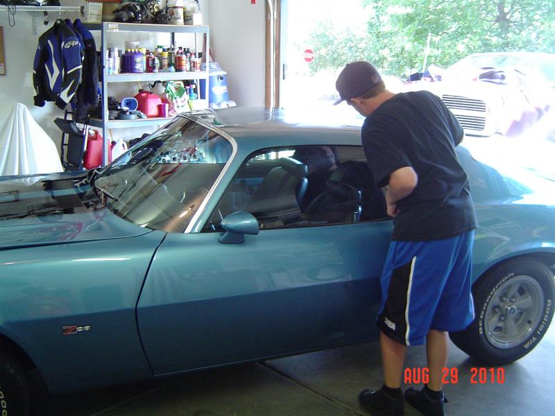 Seth Polishing Z28 1st Time Aug 29 2010 009.jpg