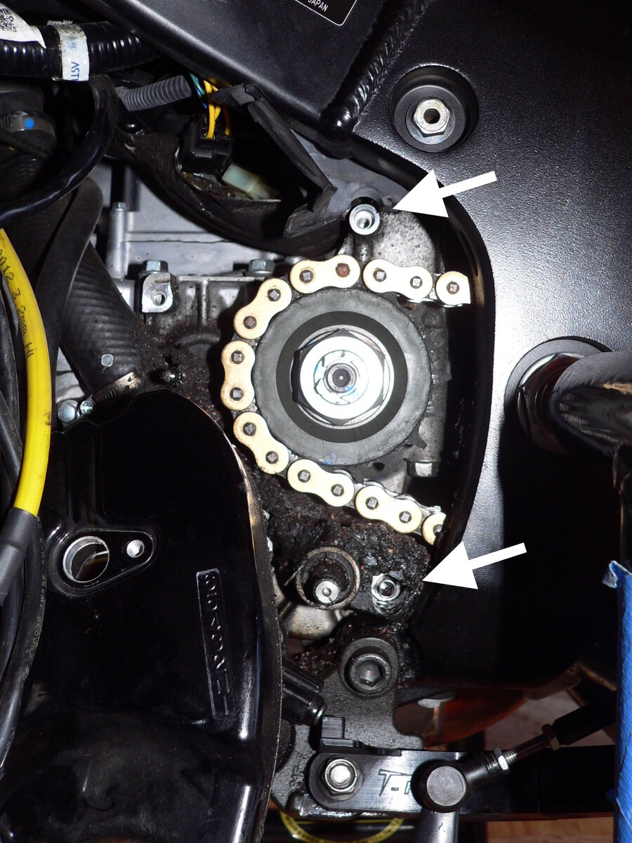 sprocket.cover.dowel.pins.busa.jpg