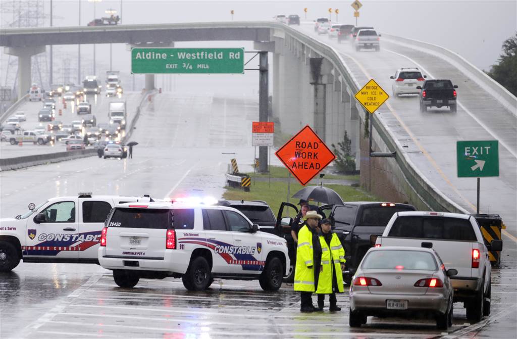 ss-170827-hurricane-harvey-houston-05_96e835d29751c2afc652bace6e32bd3e.nbcnews-ux-1024-900.jpg