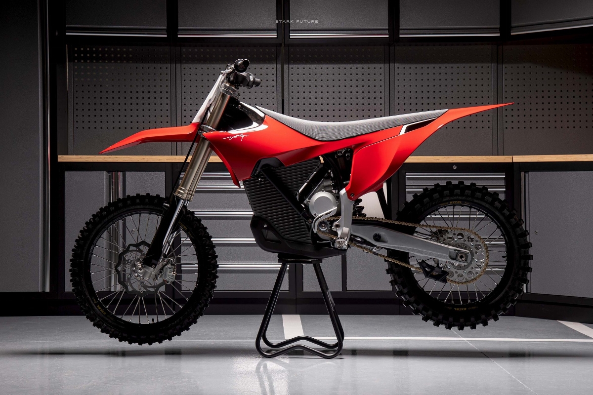 Stark-VARG-electric-dirt-bike-studio-03-scaled.jpg
