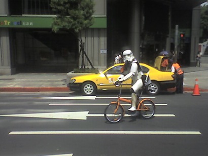 Stormtrooper_on_a_bicycle1.jpg
