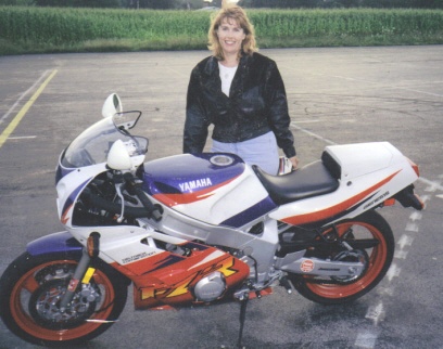 Sue_with_FZR_in_parking_lot.jpg