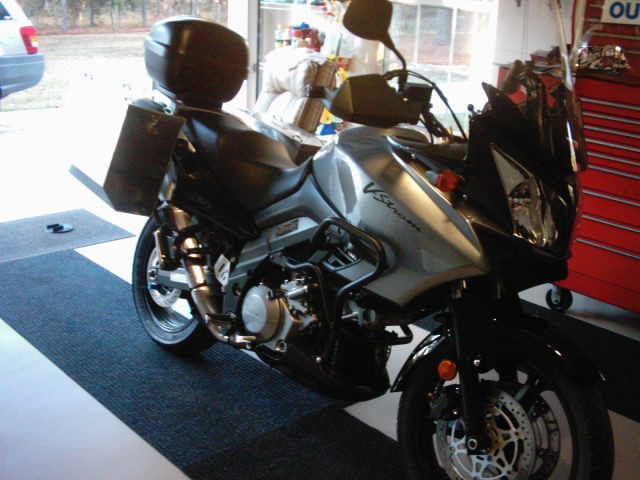 Suzuki DL1000 (8).JPG