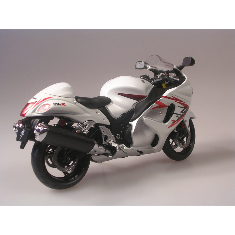 Suzuki-GSX-1300R-Hayabusa-white_b4.png