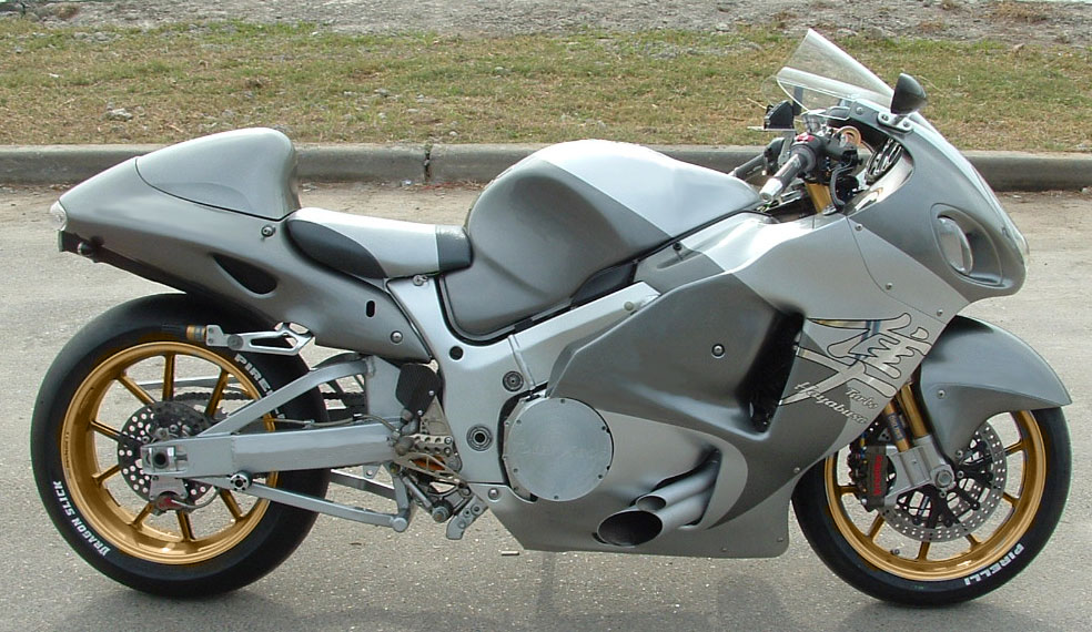 suzuki_hayabusa_02_bikepics.jpg