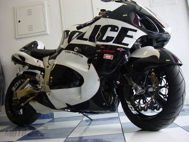 suzuki_hayabusa_04_bikepics.jpg