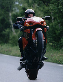 Suzuki_Hayabusa_wheelies_04.jpg