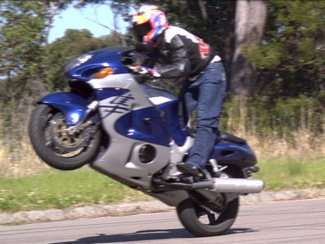 Suzuki_Hayabusa_wheelies_06.jpg