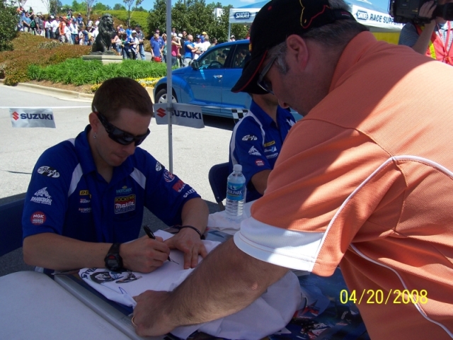 Tommy_Hayden_autographing_my_Busa_T_shirt_at_Barber_Motorsports_Park_04.20.08.jpg