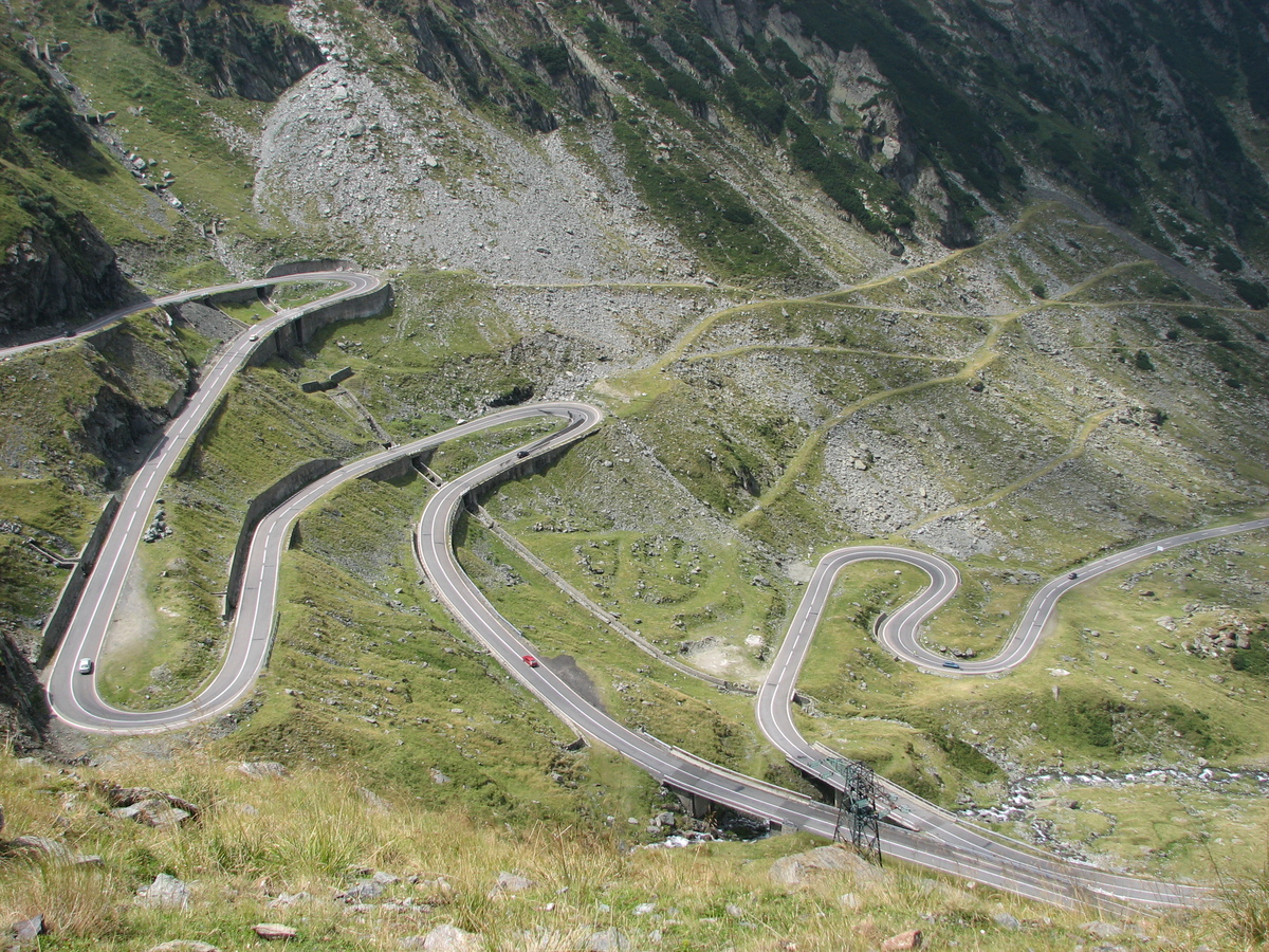 transfagarasan_twisty_road.jpg