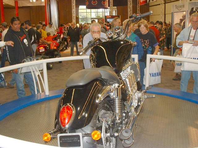 Triumph_Rocket_III_3_small.jpg