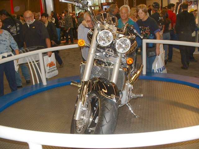 Triumph_Rocket_III_5_small.jpg